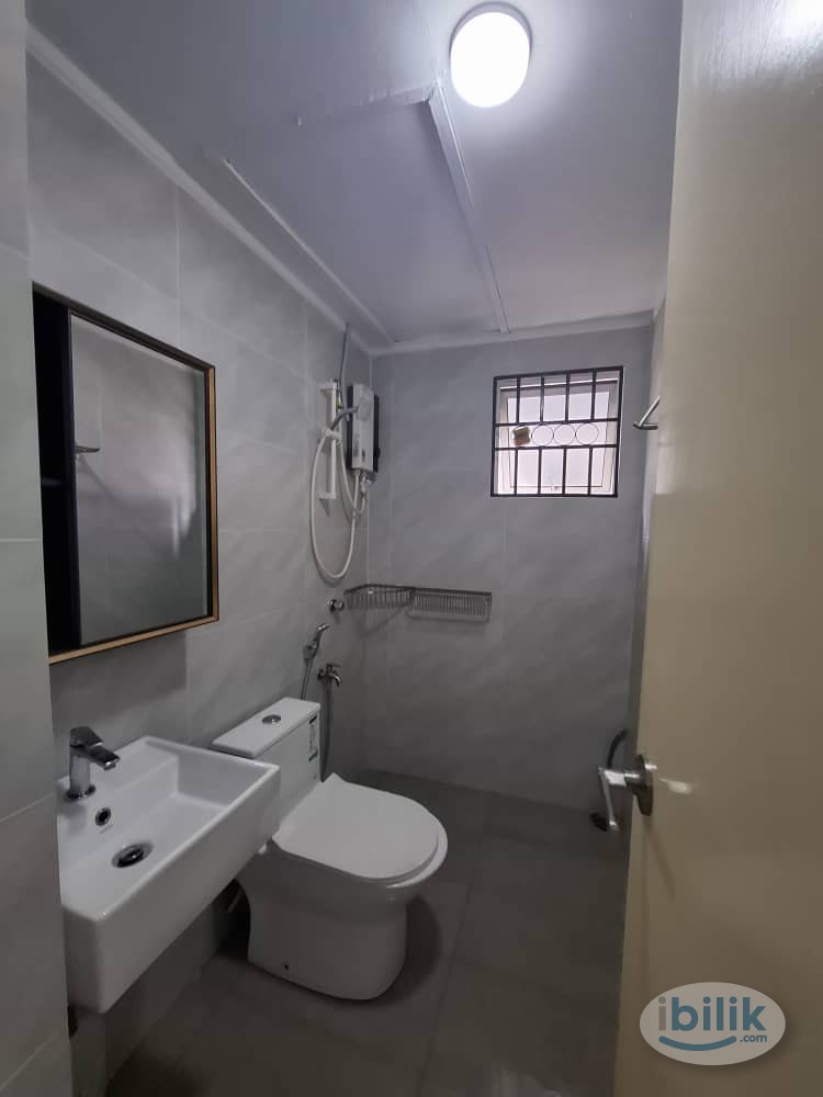 Daman Crimson Middle Room Mix Gen Unit, 2min walk to LRT Lembah Subang - Image 3