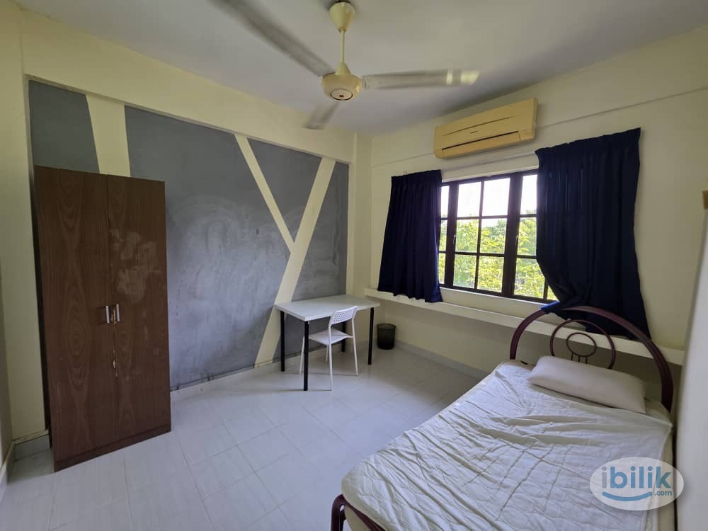 Middle Room at Sunway Court, Bandar Sunway - Image 1