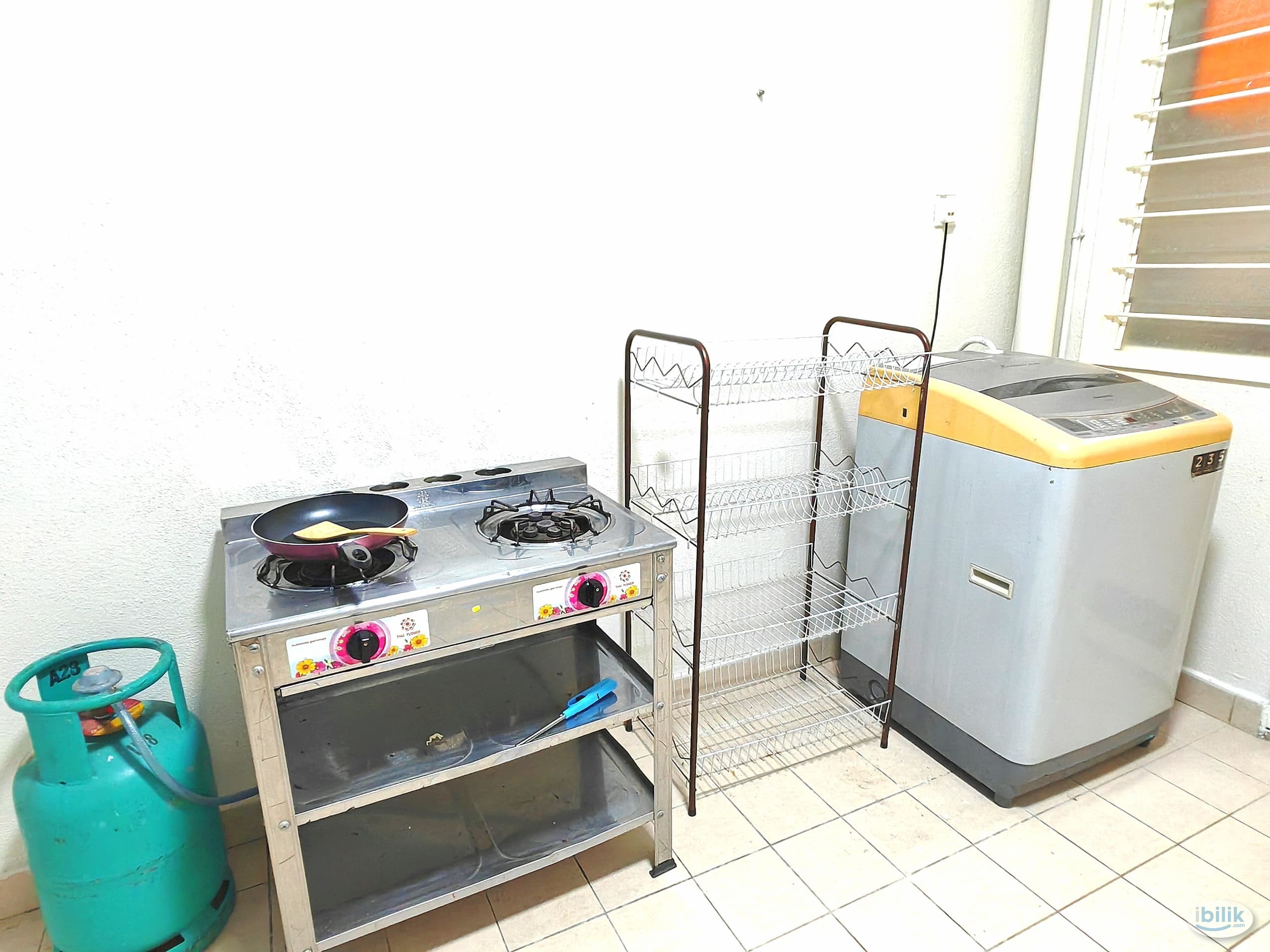 (FREE 1 MONTH) Sunway Female Muslim  Medium Room Suriamas Condo Near Pyramid, Geo, UOA, BRT, SS15, Subang - Image 4
