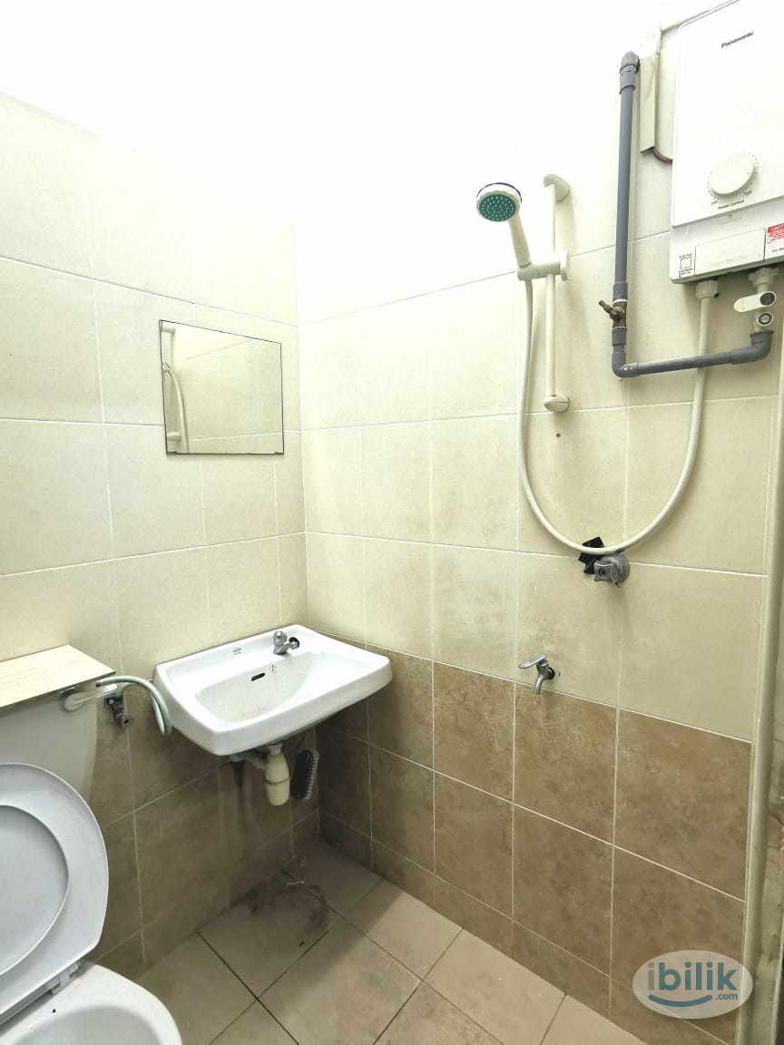 FREE 1 MONTH - 5min Walk UCSI - Cheras Connaught Mix Gender Medium Room Twin Bed Landed House Near MCD, IKON, Pasar Mala - Image 4