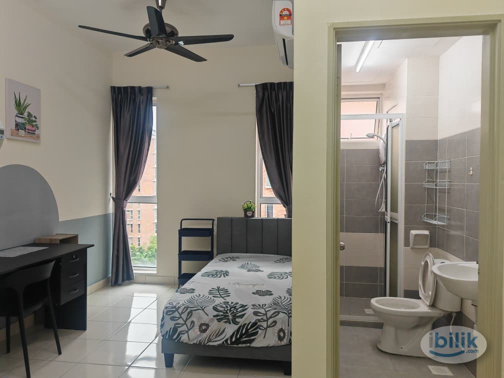 Single aircon room with private bathroom@MRT /Sg Long / Kajang - Image 1