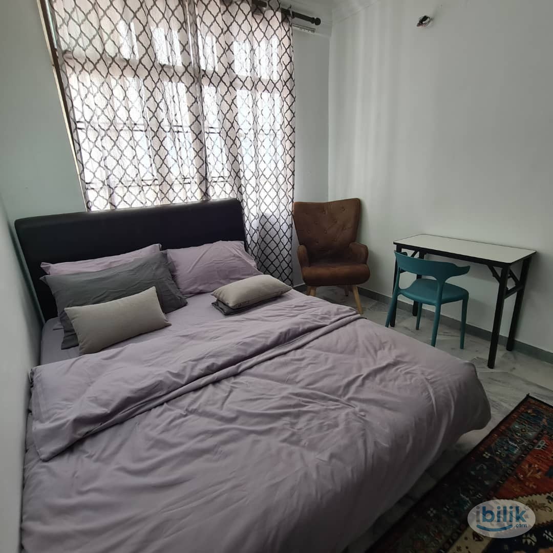 Middle Room For Rent - Image 2