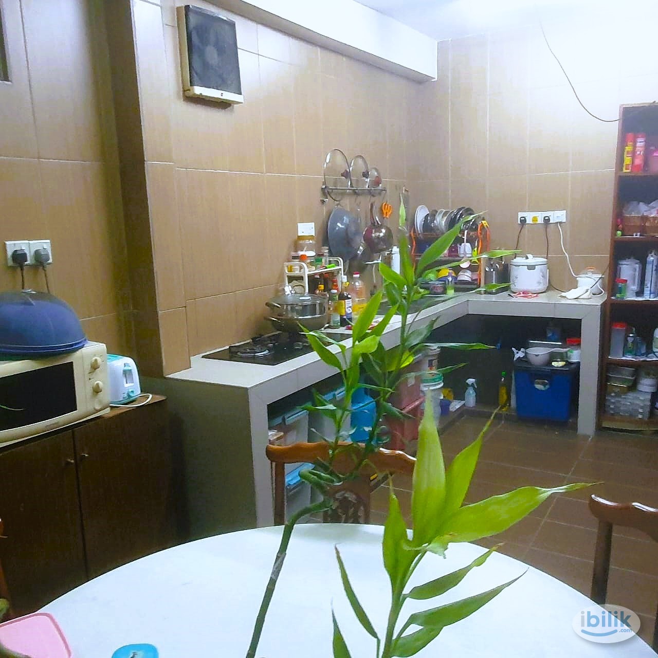 Room f/f w private bathroom @ renovated Family Home, Section17, PJ. Free parking. - Image 3