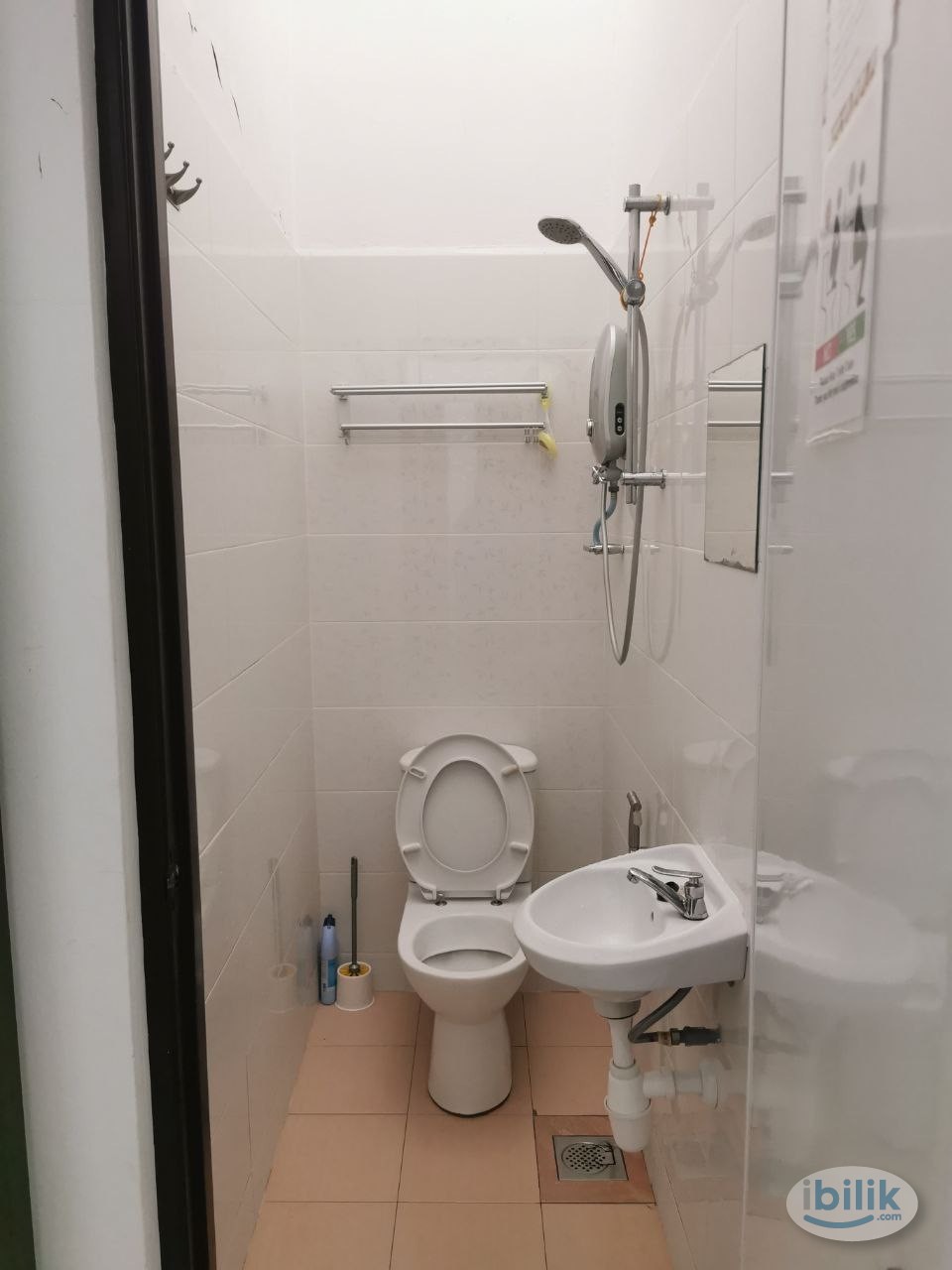 Tidy and Clean Room, Accessible via LRT with weekly housekeeping in Common Area - Image 3
