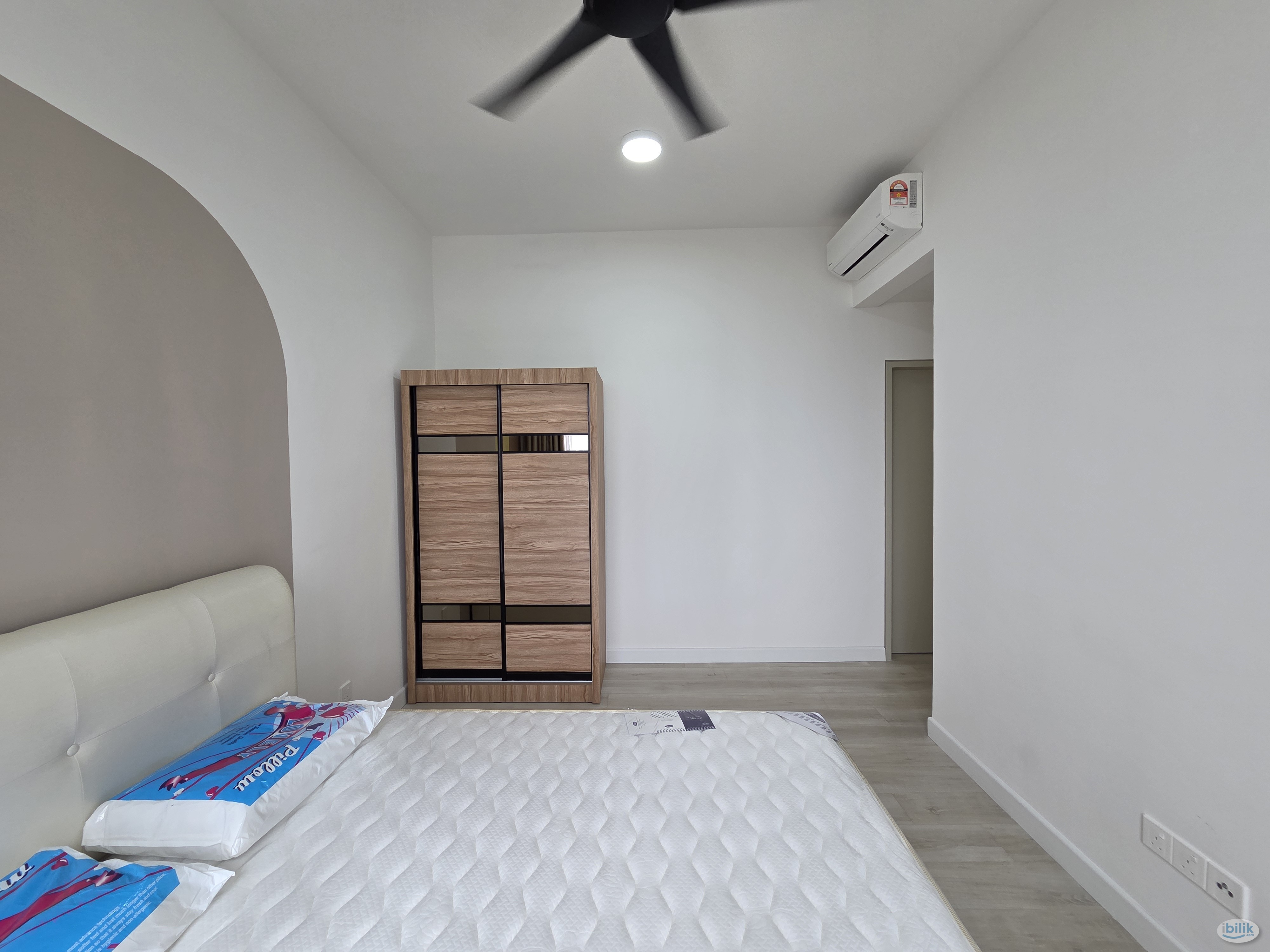 Master Room Quinn Residence LRT Sri Rampai Wangsa Walk Aeon Big Lotus - Image 2