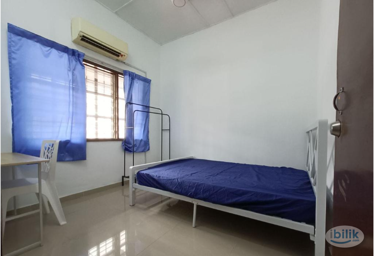 Walking Distance to USJ LRT 🚄 Medium Room + Window + Aircond 🛏🪟 - Image 2
