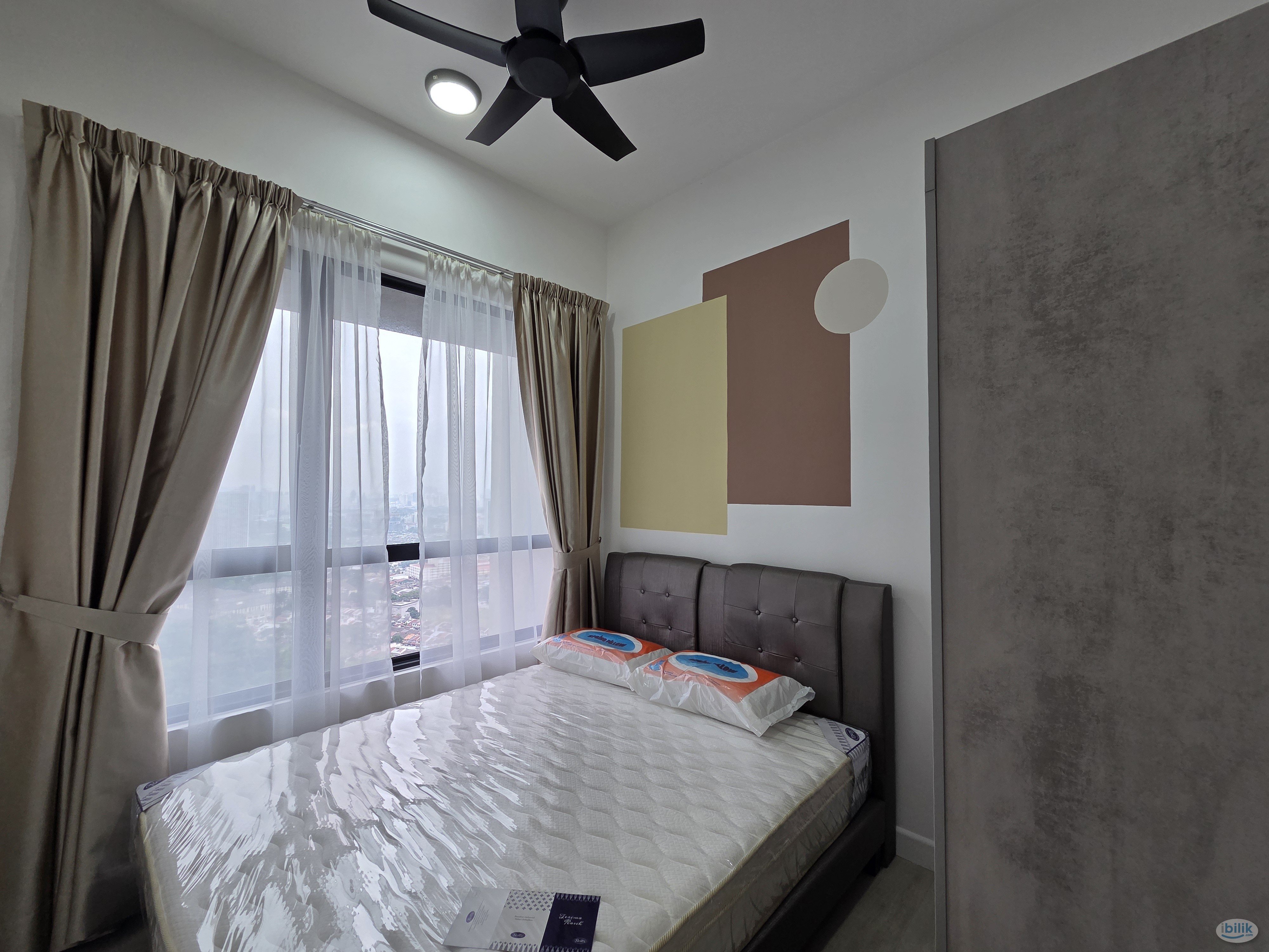 Medium Room Quinn Residence LRT Sri Rampai Wangsa Walk Aeon Big Lotus - Image 3