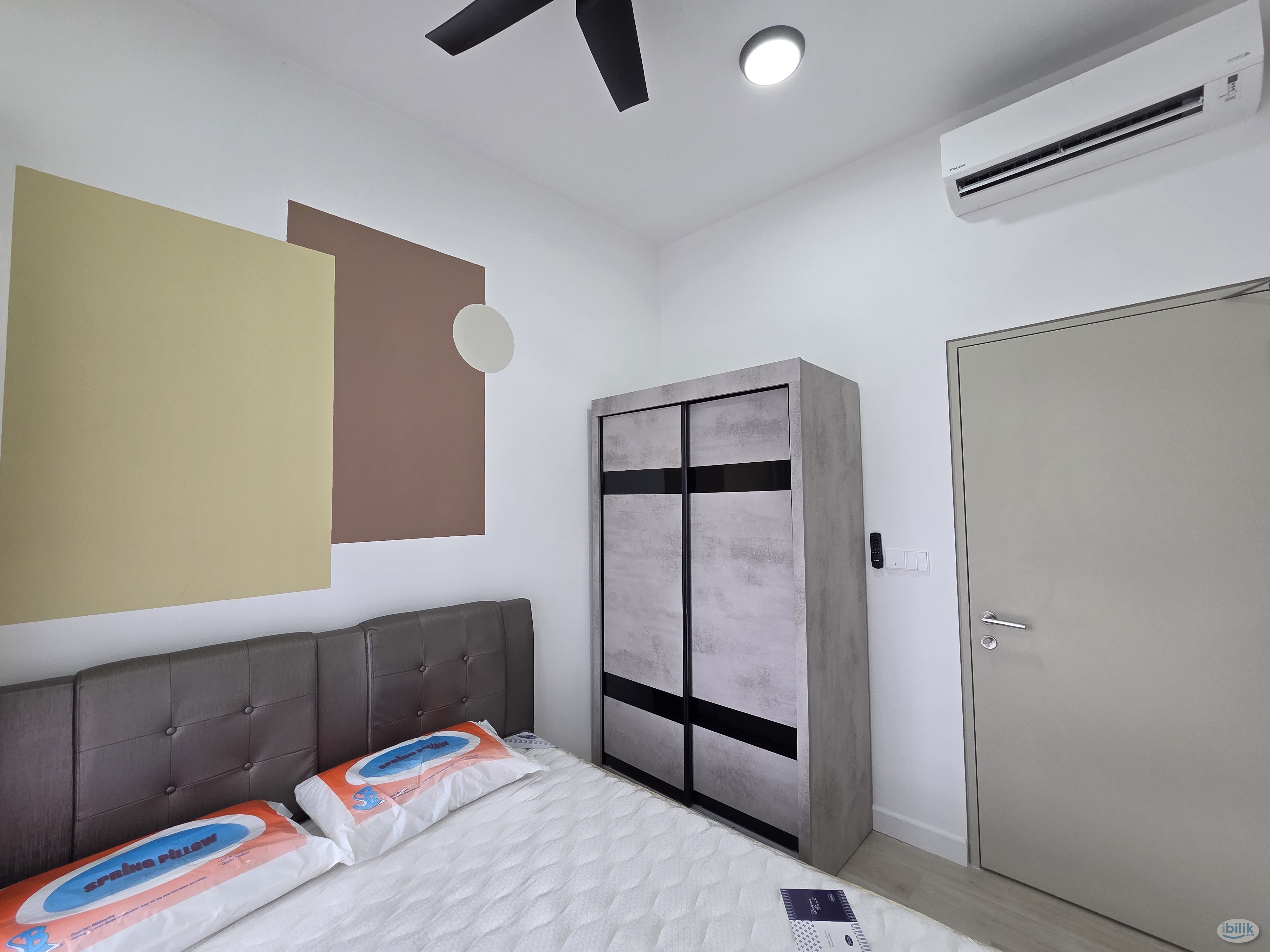 Medium Room Quinn Residence LRT Sri Rampai Wangsa Walk Aeon Big Lotus - Image 1