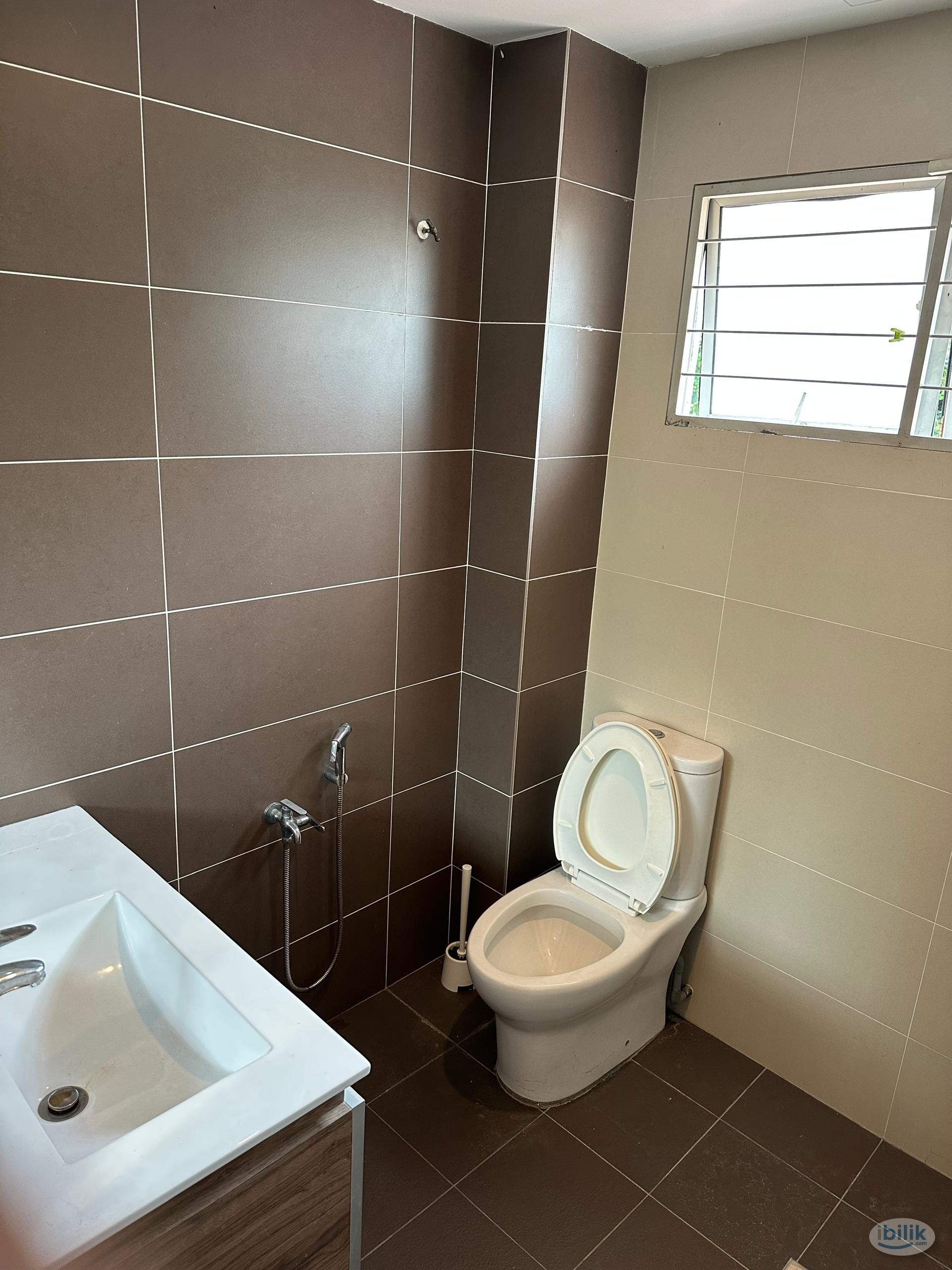 Master Room at Taman Subang Pelangi, Subang - Image 3