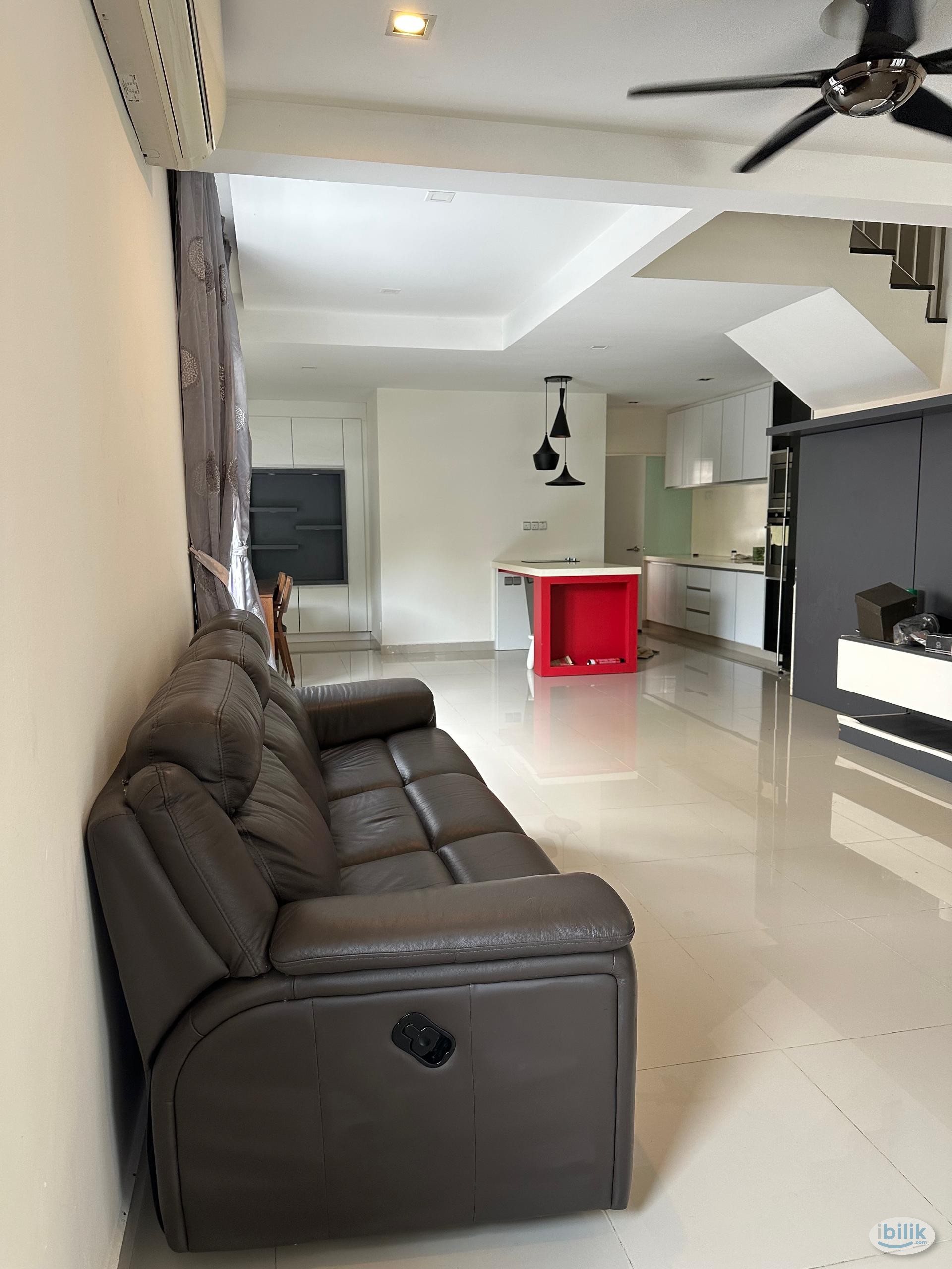 Master Room at Taman Subang Pelangi, Subang - Image 4