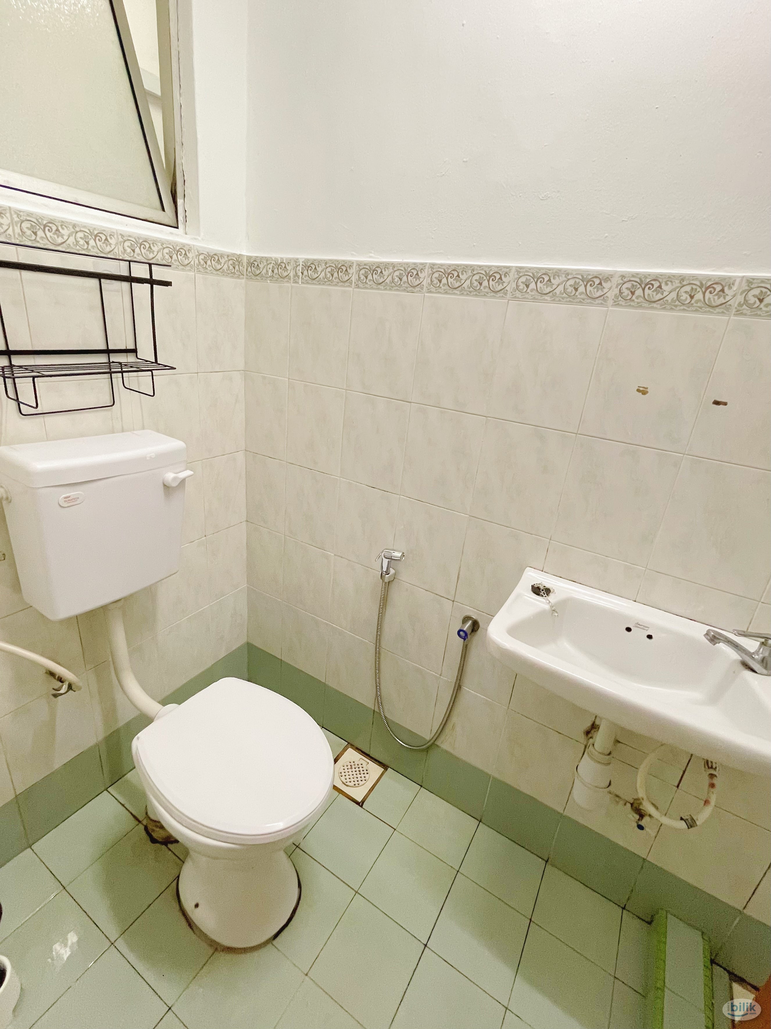 Middle Room at Pelangi Damansara, Bandar Utama - Image 5