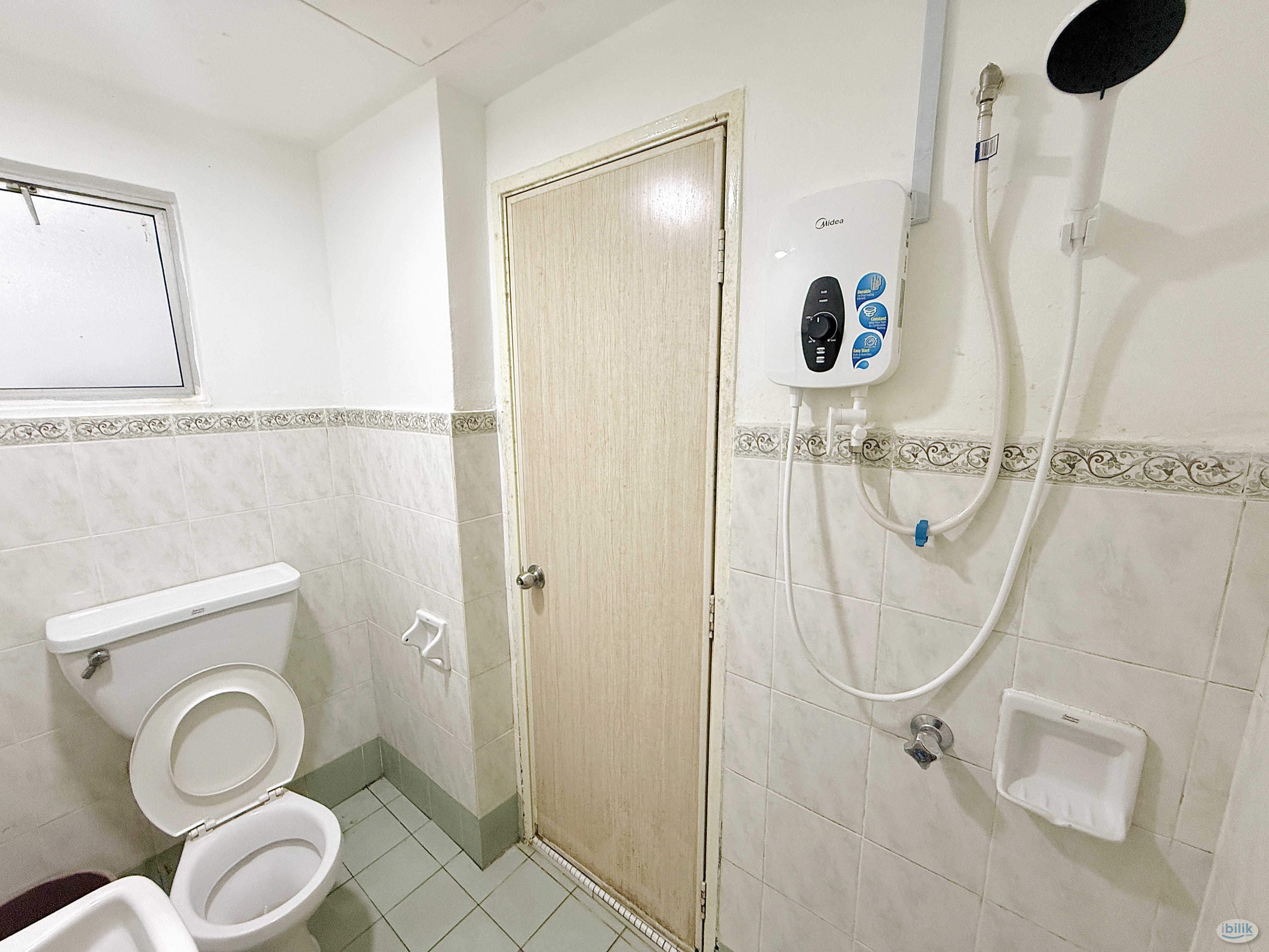 Middle Room at Pelangi Damansara, Bandar Utama - Image 5