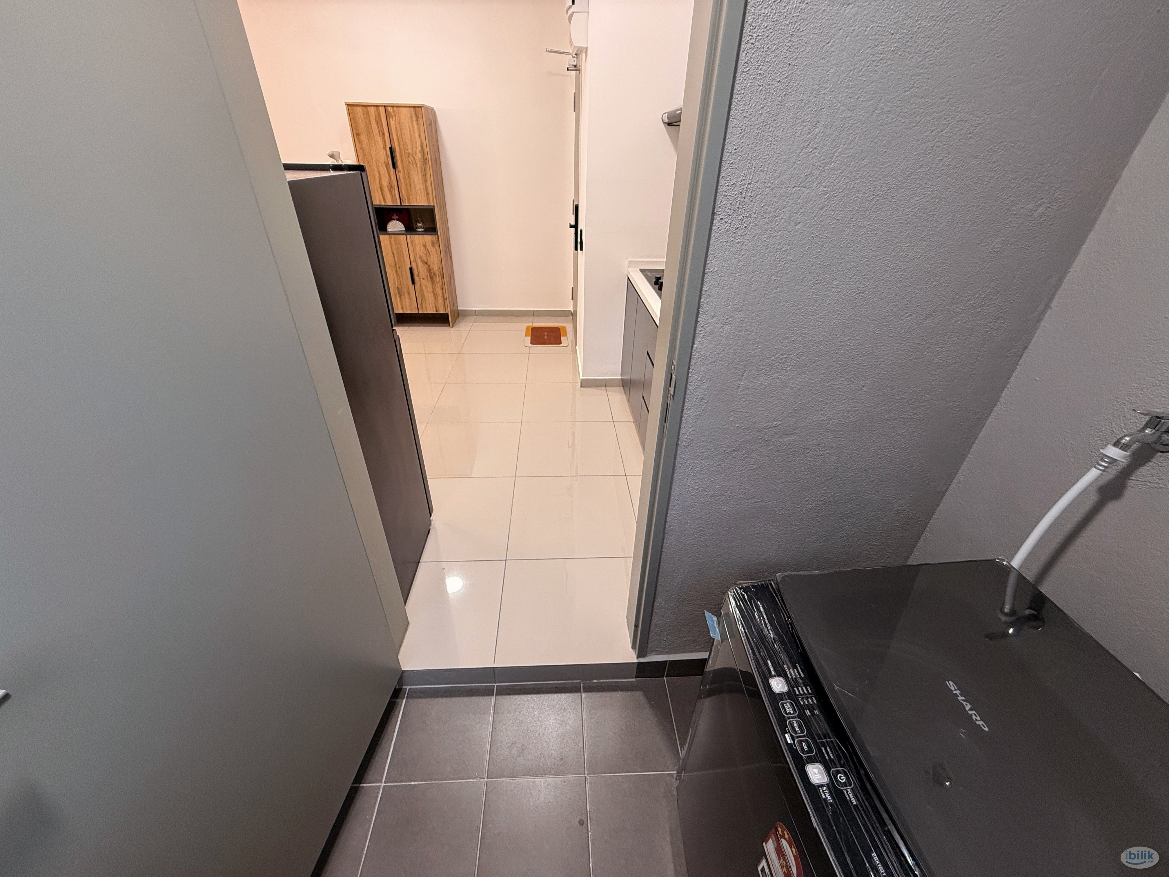 Middle Room at D'Vervain Residence, Damansara Perdana - Image 5
