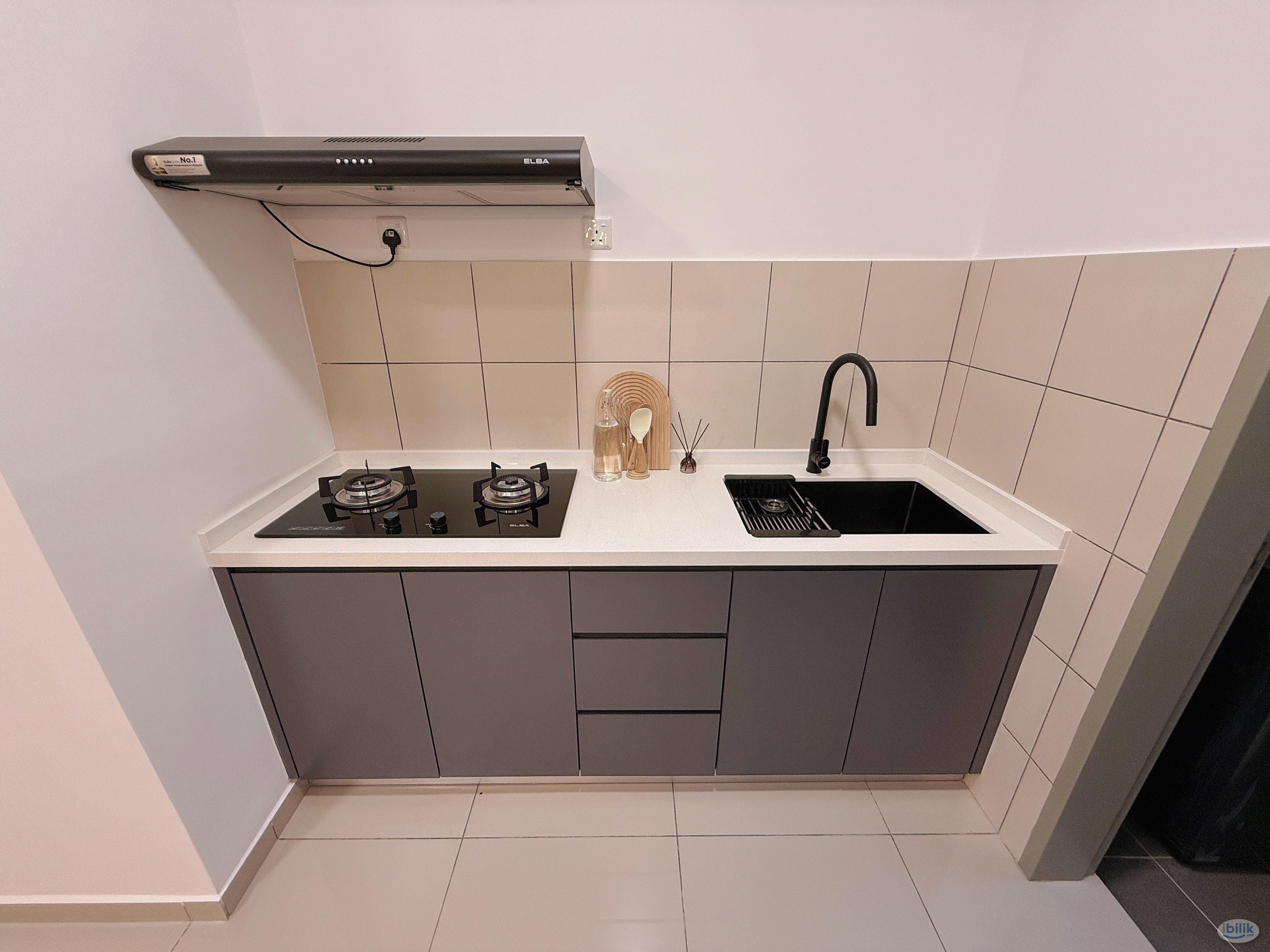 Master Room at D'Vervain Residence, Damansara Perdana - Image 4