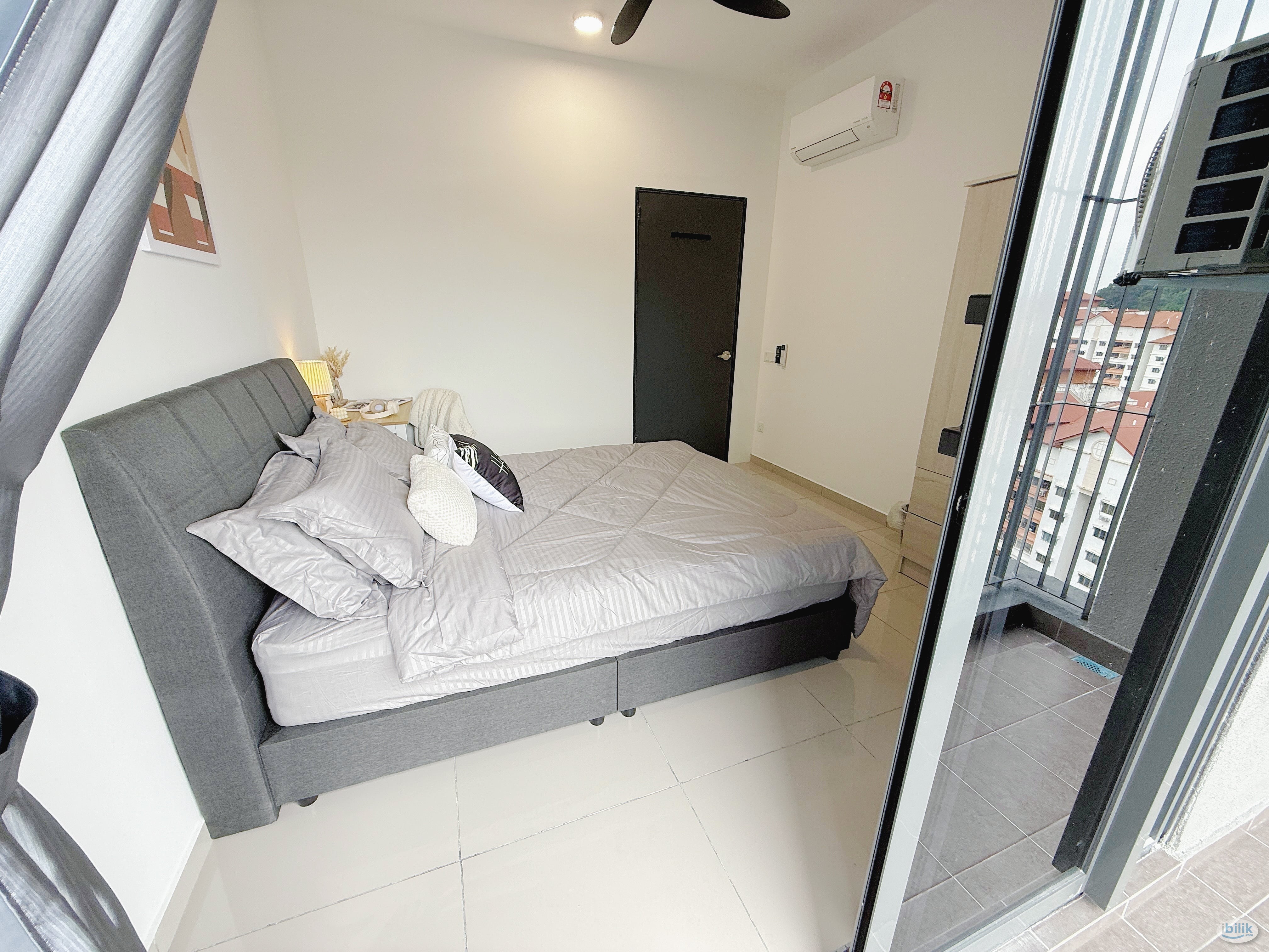 Middle Room at D'Quince Residence, Damansara Perdana - Image 2