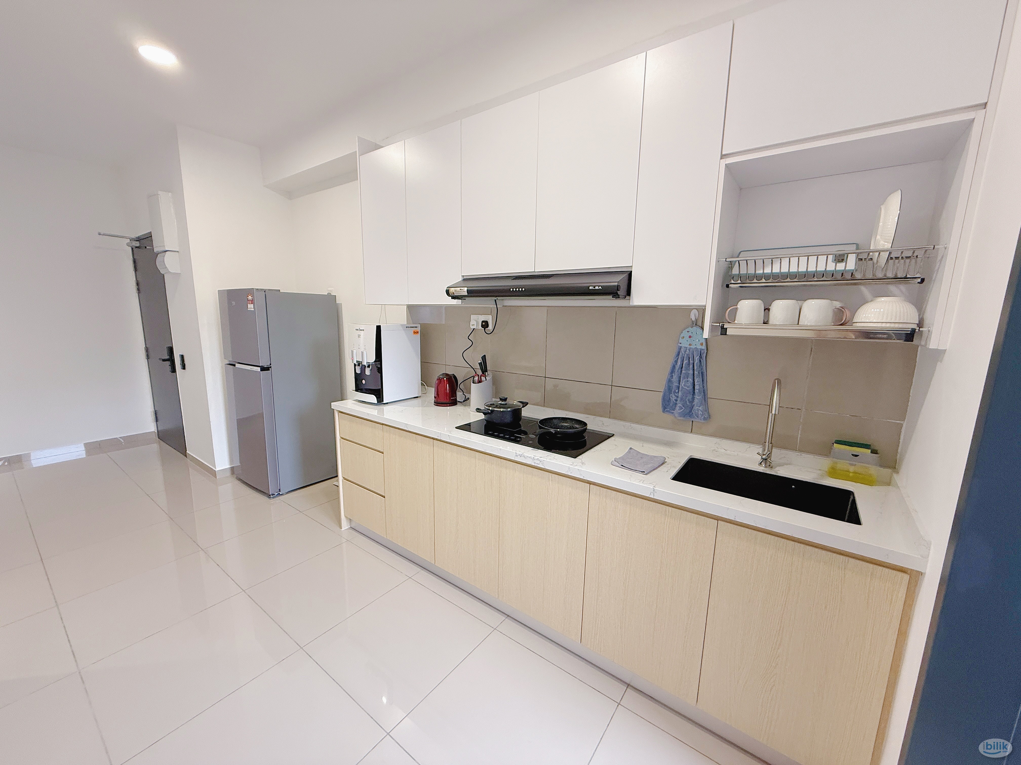 Middle Room at D'Quince Residence, Damansara Perdana - Image 4
