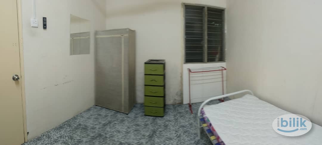 Middle Room at Taman Subang Perdana, Subang - Image 1