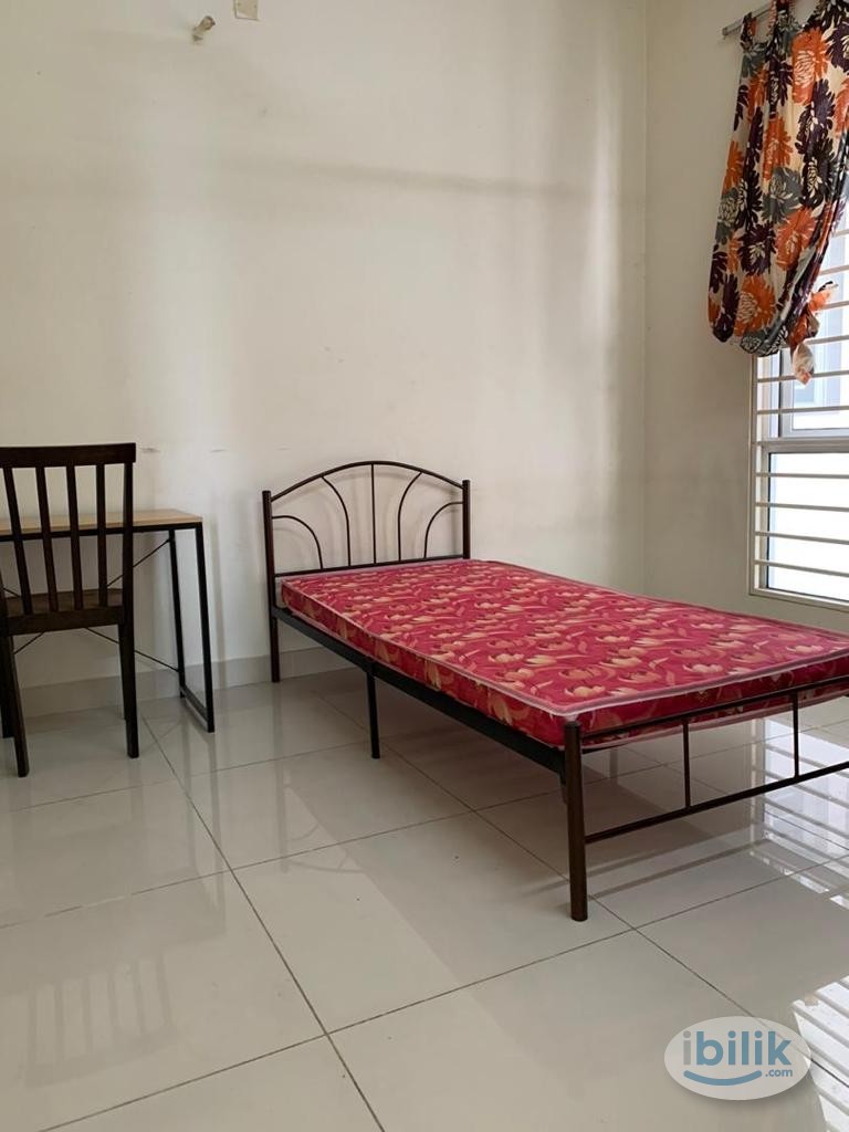 Middle Room at Platinum Hill PV2, Setapak - Image 2