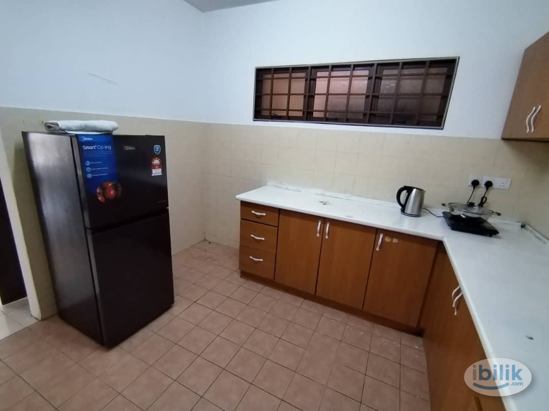 Middle Room at Palm Spring, Kota Damansara - Image 3