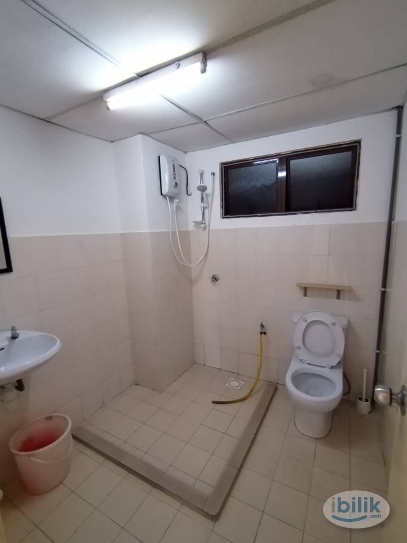 Middle Room at Palm Spring, Kota Damansara - Image 4