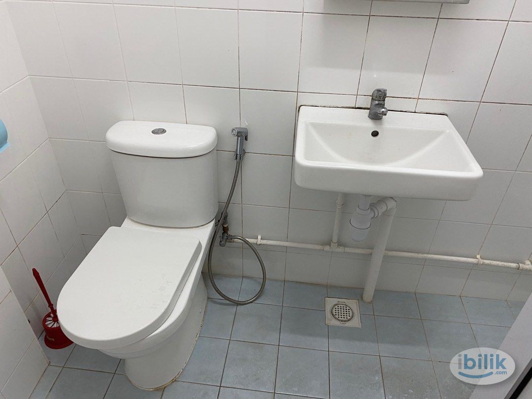 Single Room at Taman Equine, Bandar Putra Permai - Image 3