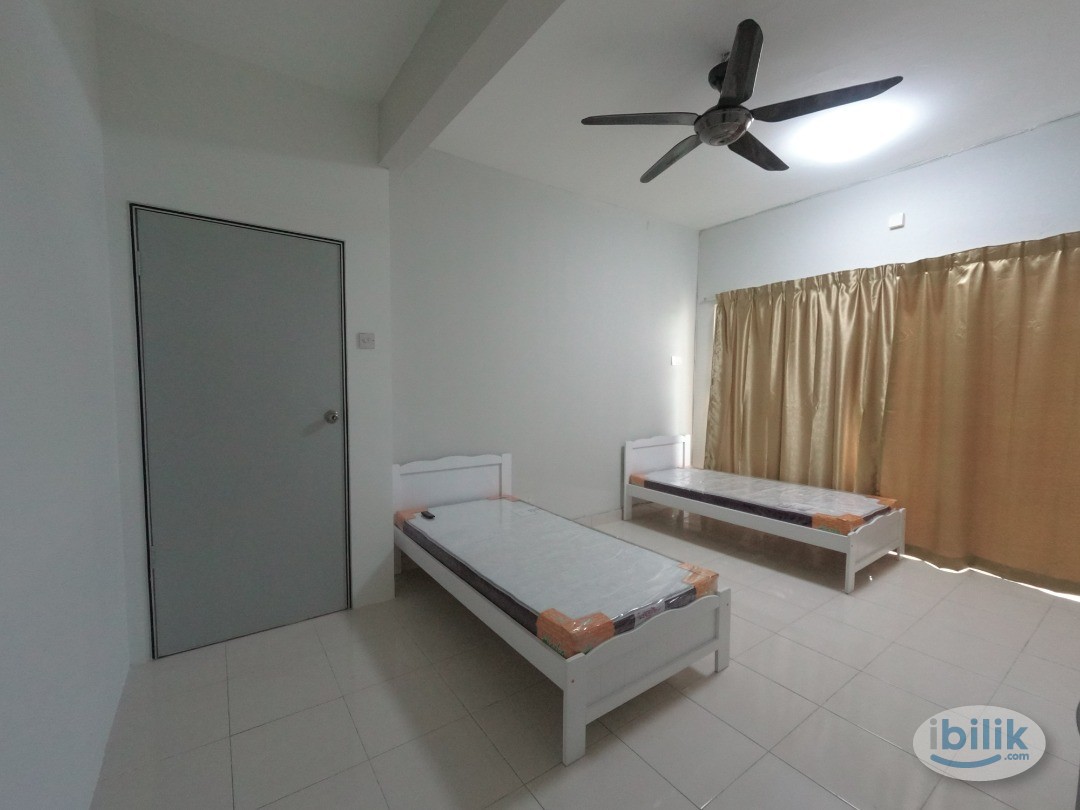 BILIK LUAS | Sharing | Middle Room at Symphony Heights, Selayang | Fully Furnised - Image 1