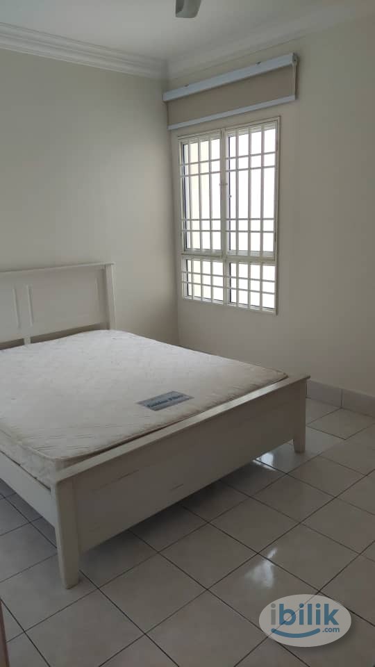 Single Room at Greenlane Park, Green Lane - Image 1