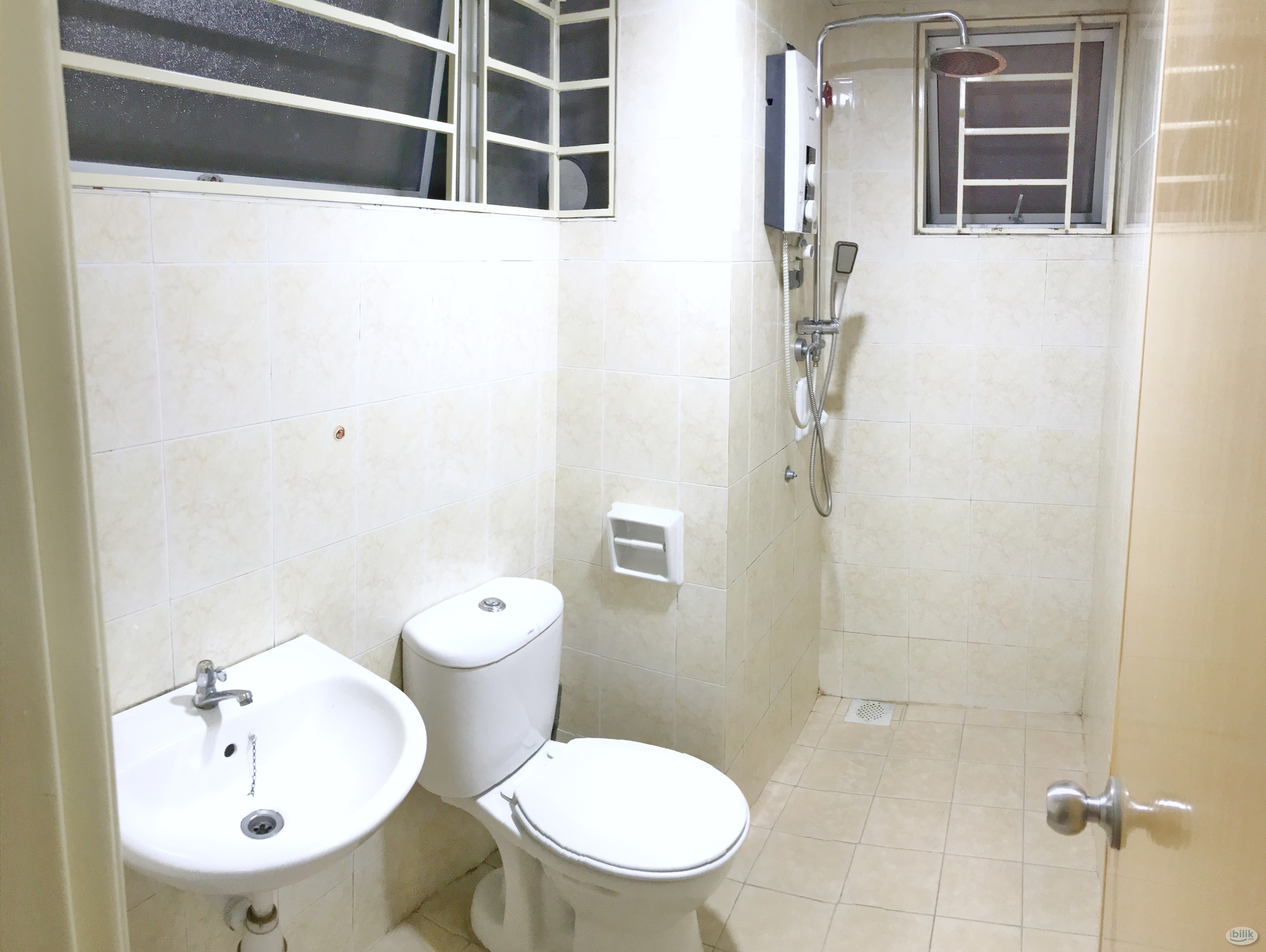 Master Room at Wangsa Metroview, Wangsa Maju - Image 3