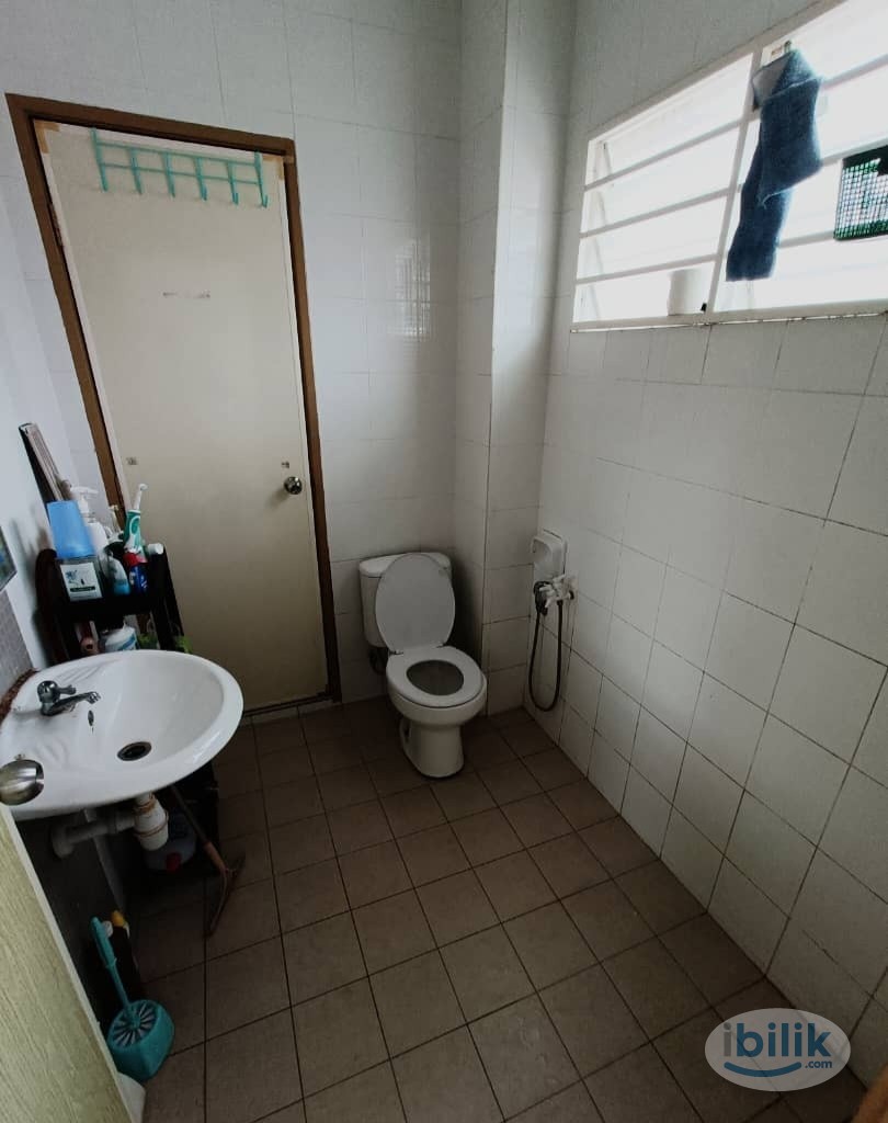 One Month Depo ❗ Single Room for Rent at Jenjarom with Free WiFi 📱 - Image 1