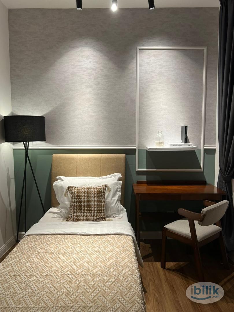 Middle Room at Parc 3, Cheras - Image 1