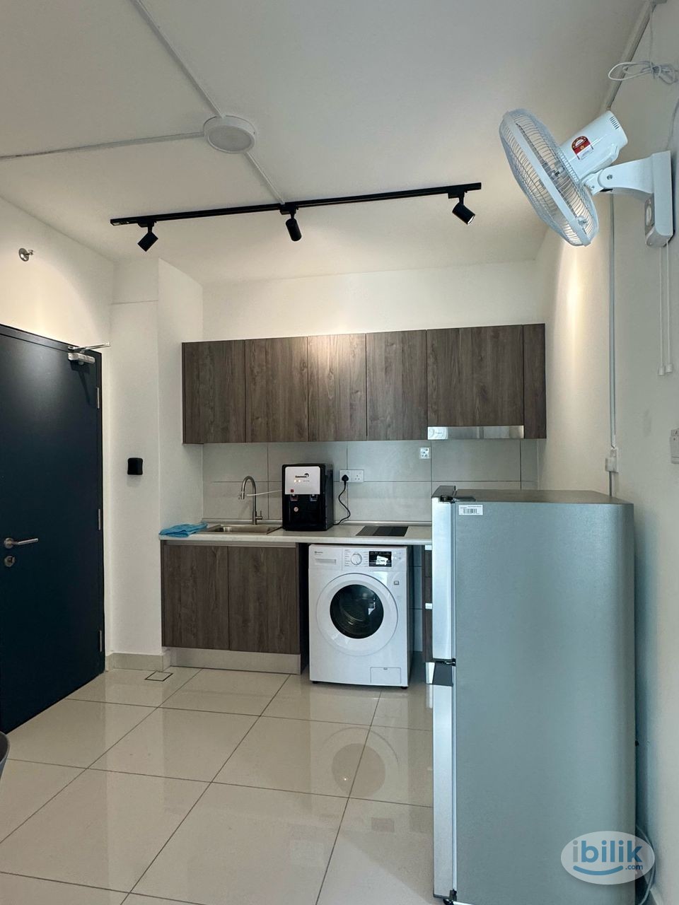 ‼️Premium ⭐️ Medium Room Fully Furnished @ NEW Aircond Wardrobe Table Chair Mattress, EduMetro, USJ 1, Subang - Image 3