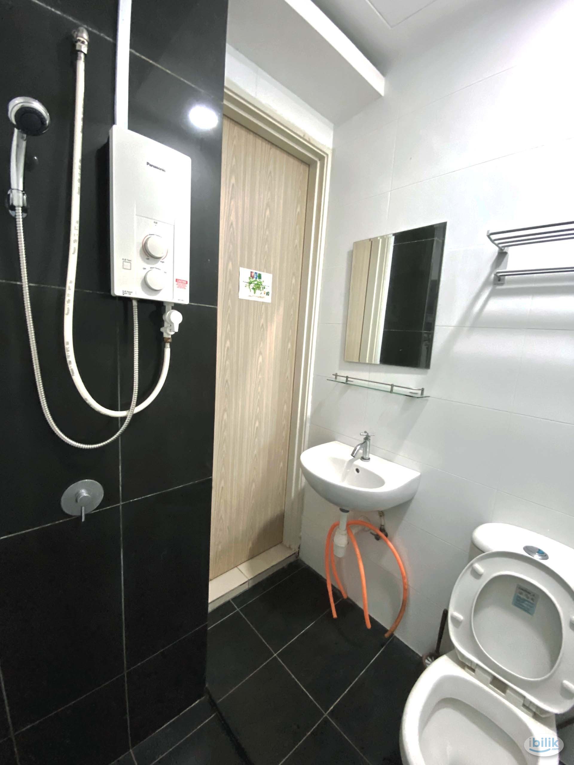 Middle Room at Bayan Lepas, Penang - Image 5