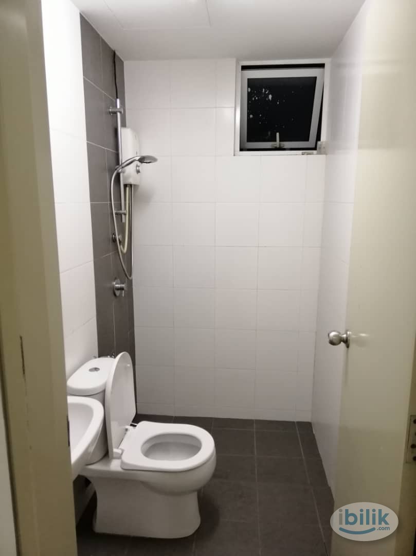 Single Room @ Pacific Place, Ara Damansara, LRT Ara Damansara, Evolve Mall, walking distance to LRT, Attached bathroom - Image 2