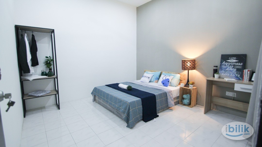 Middle Room @ LRT Taman Paramount, Petaling Jaya, Taman Aman, Amway HQ, Kelana Jaya Line, Paradigm Mall - Image 1