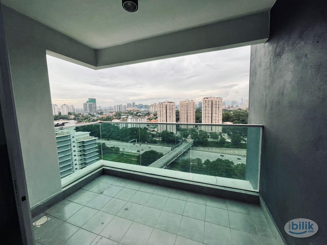 Middle Room at Kiara Residence 2, Bukit Jalil - Image 1