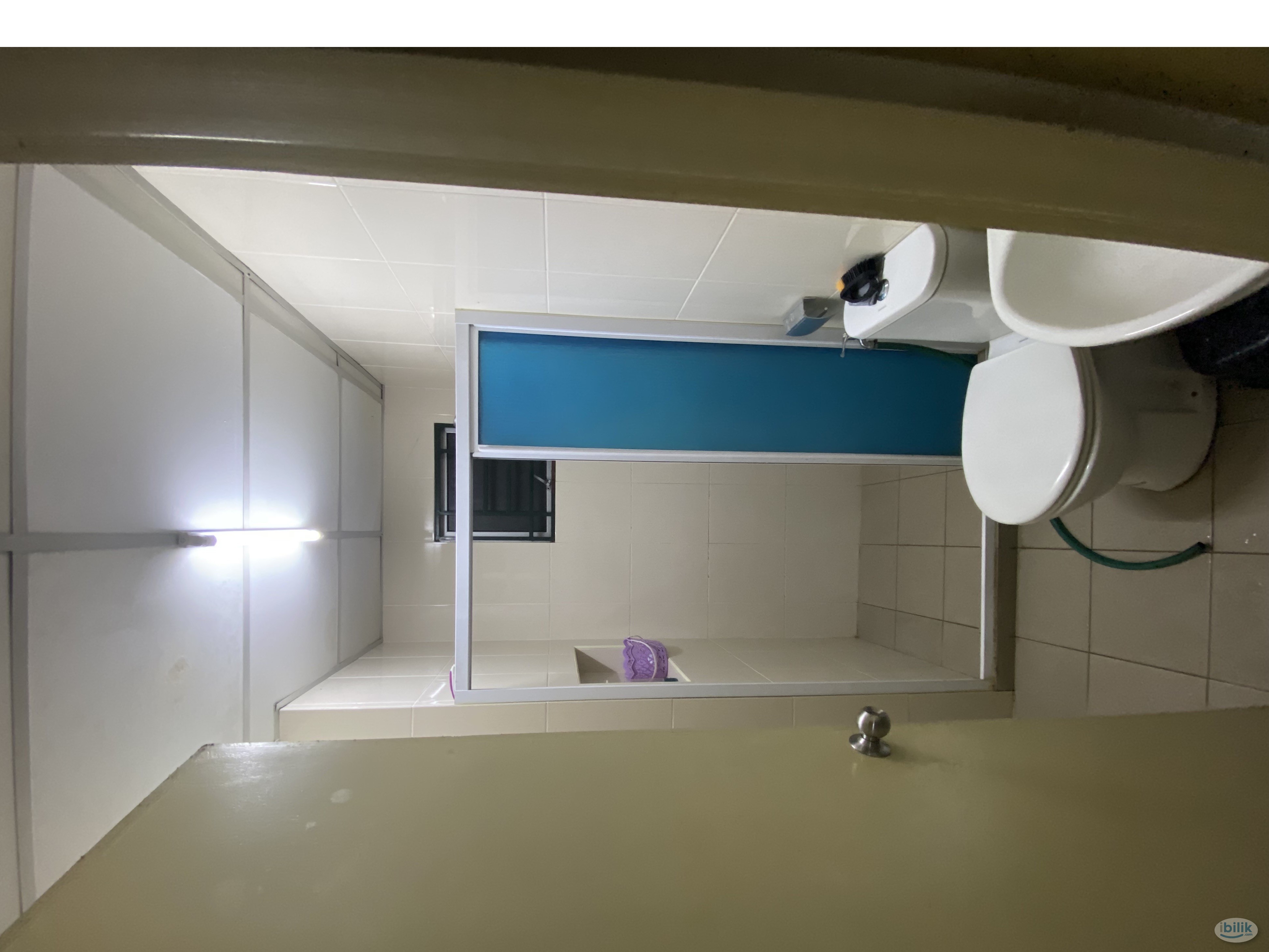 Middle Room at OUG Parklane, Old Klang Road - Image 4