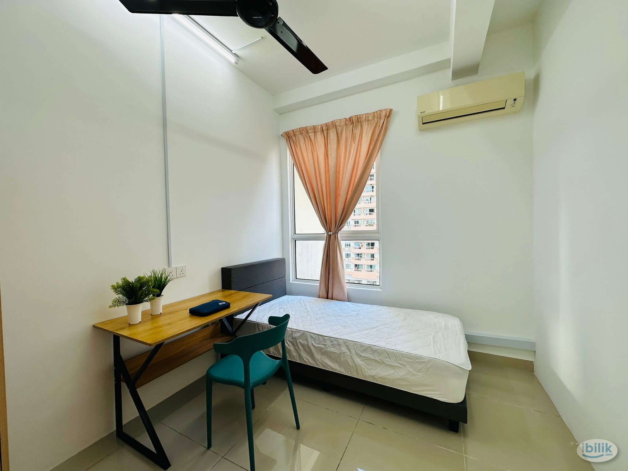 0619 room for rent Single RM550. Convenient walks, food choices around, comfy unit. Short term allowed. - Image 1