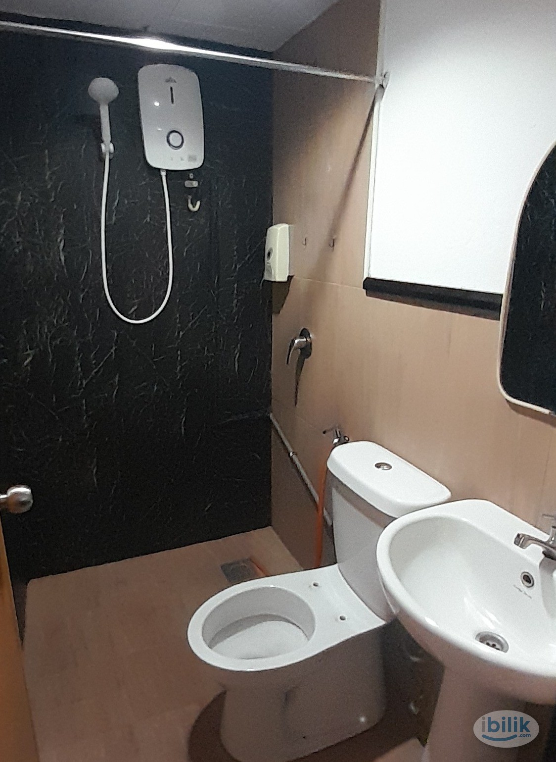 You able to have a Co-Living Room @t IOI Boulevard, Puchong Jaya Township. 15 min walking distance to 🚆IOI Puchong Jaya  - Image 4