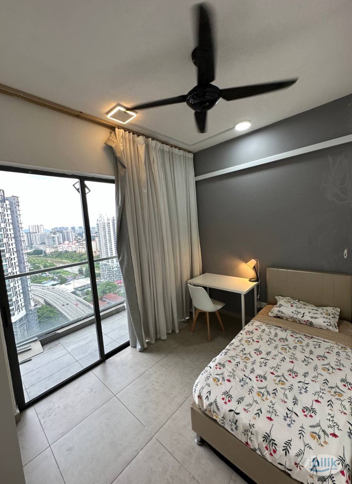 Balcony single room - Image 1