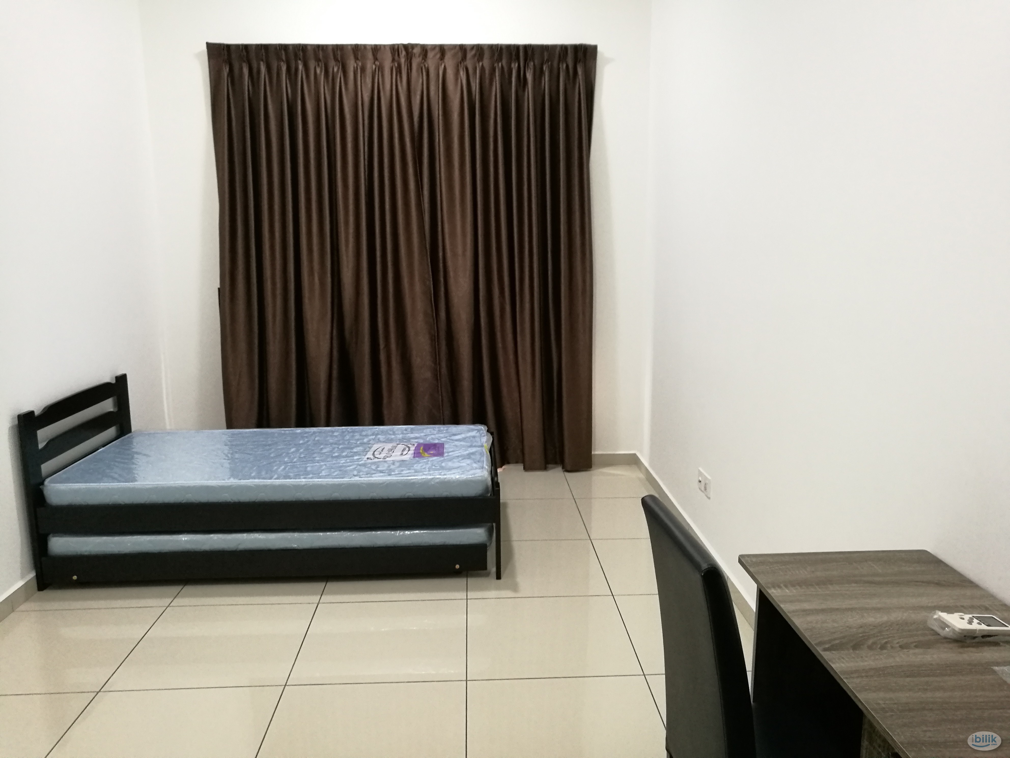 Fully furnished swimming pool view master room, Relau Penang - Image 1