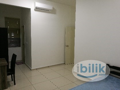Fully furnished swimming pool view master room, Relau Penang - Image 2
