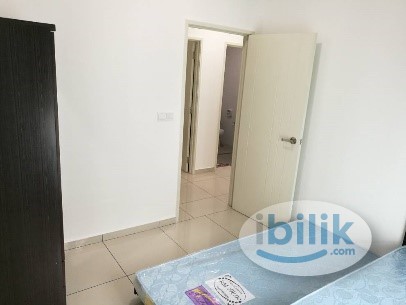 Fully furnished middle room (swimming pool view) in Relau Penang - Image 1