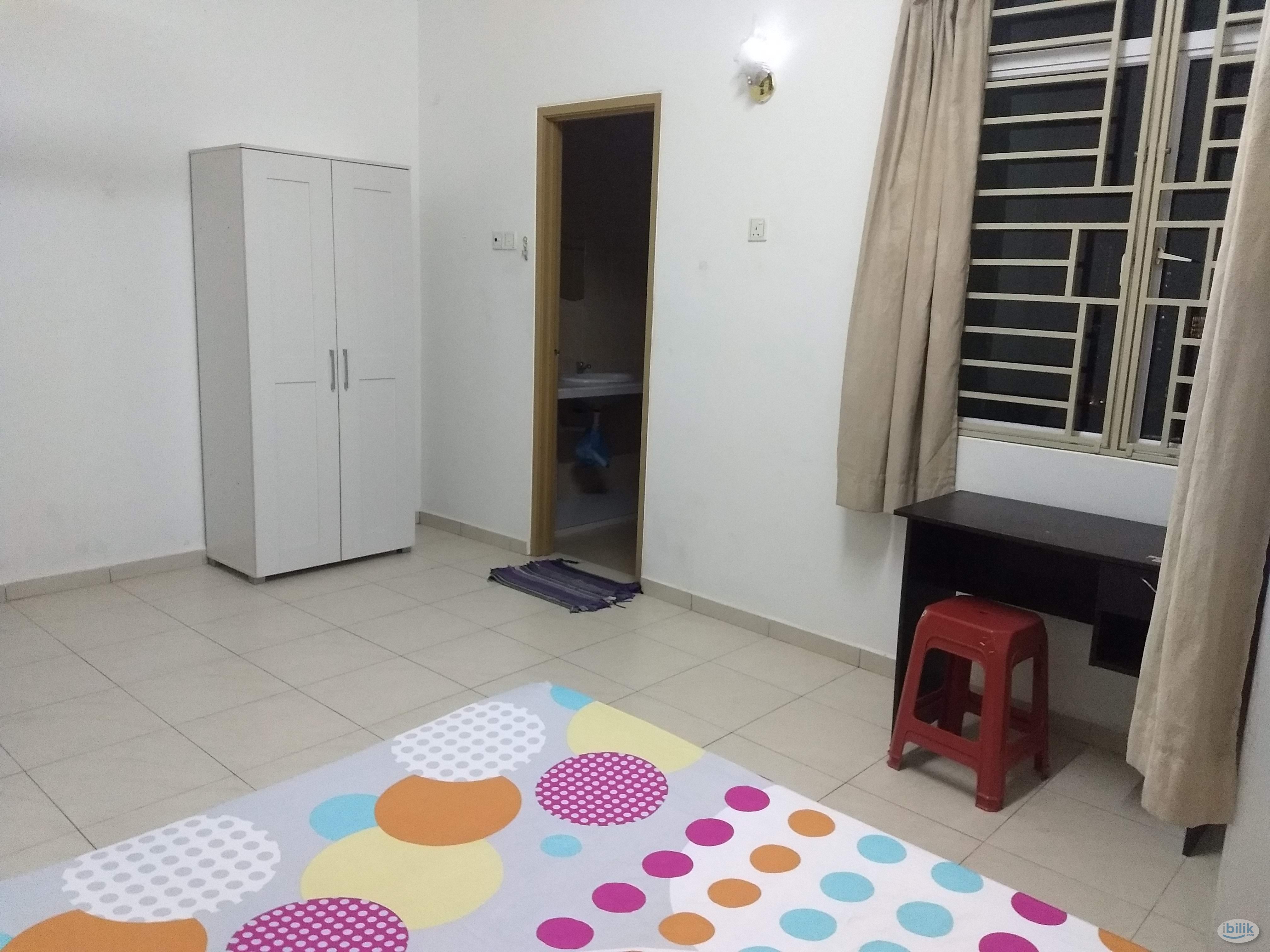 Desa Airmas Aircond Master room included utilities mix gender - Image 2
