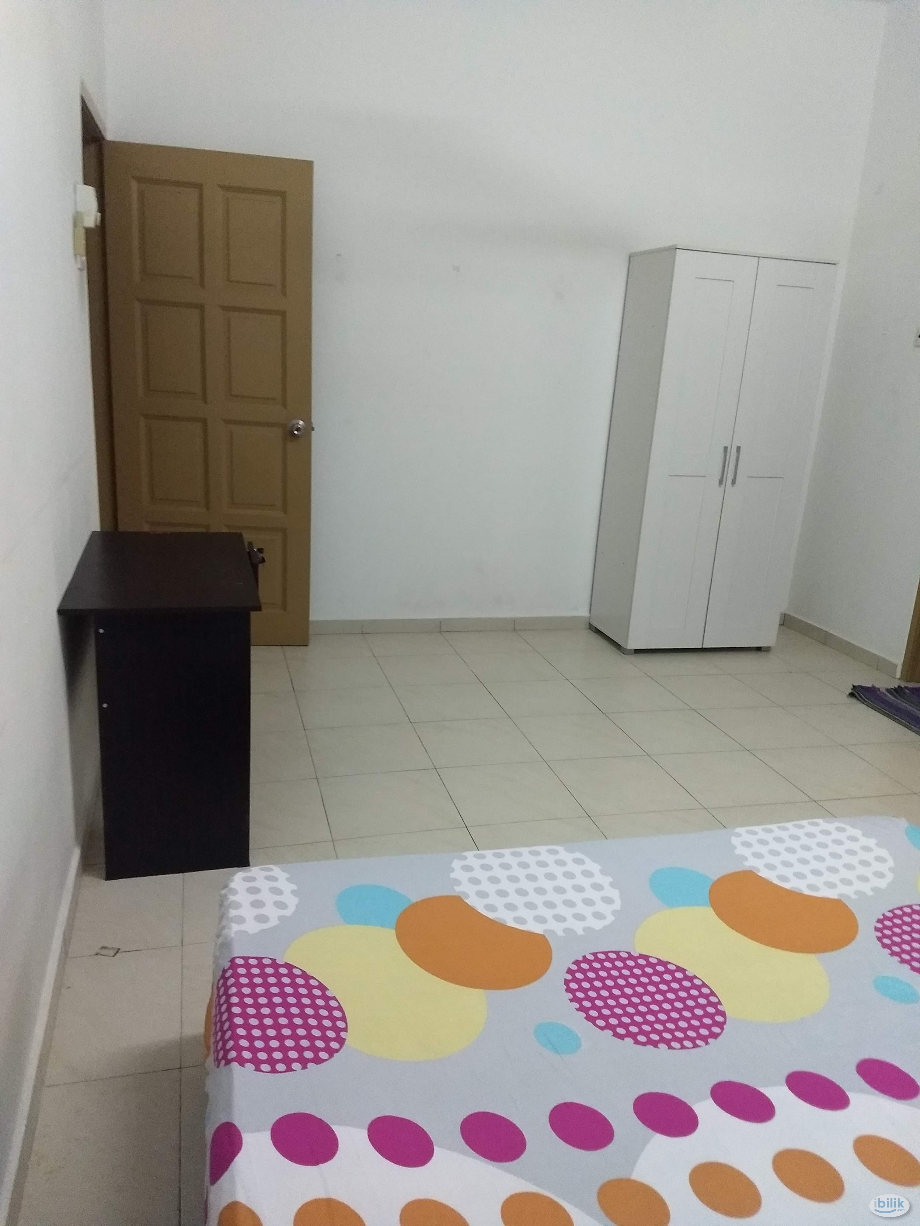 Desa Airmas Aircond Master room included utilities mix gender - Image 3