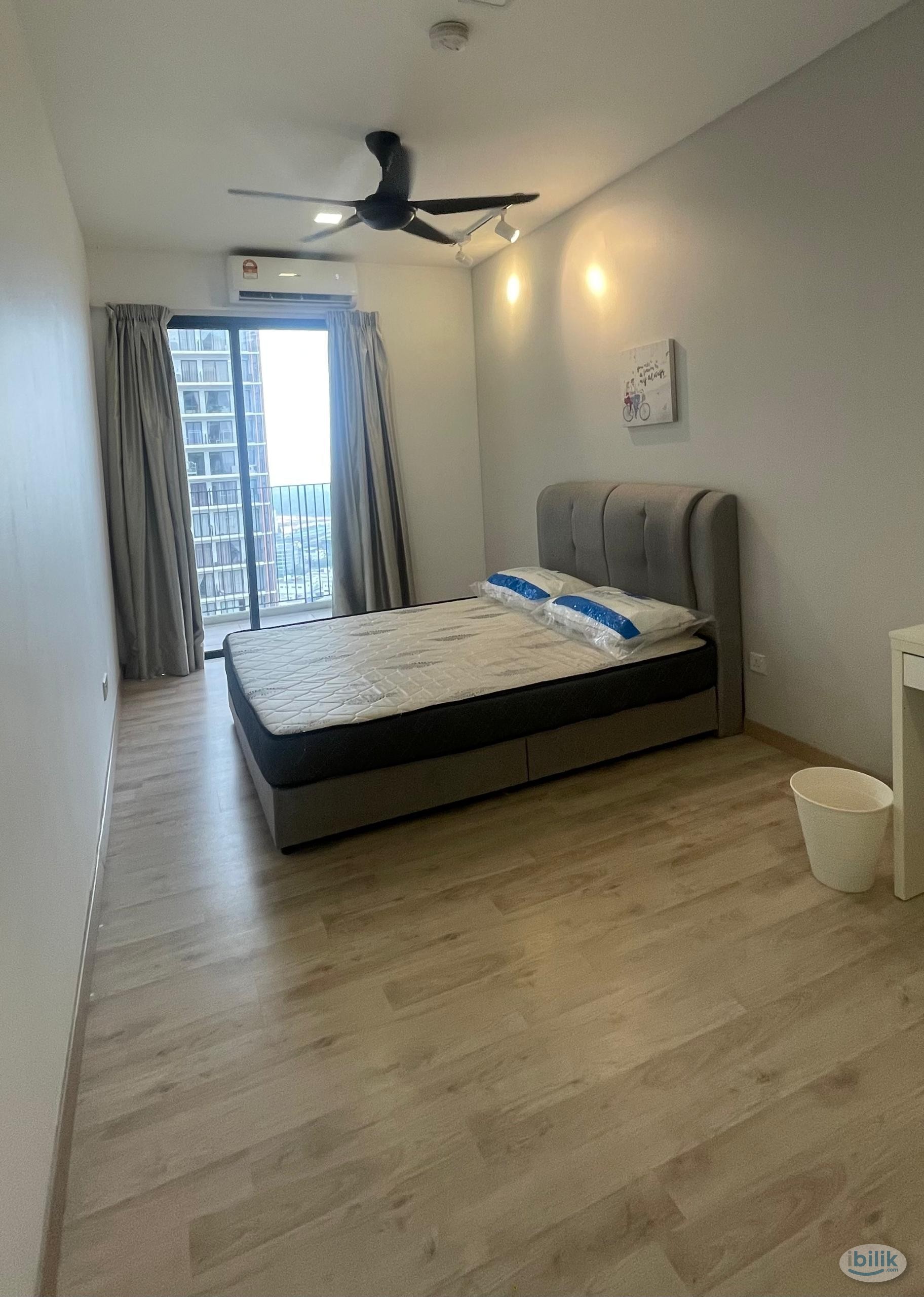PRIVATE [READY MOVE IN] MASTER ROOM WITH CARPARK AND PRIVATE BATHROOM - Image 1
