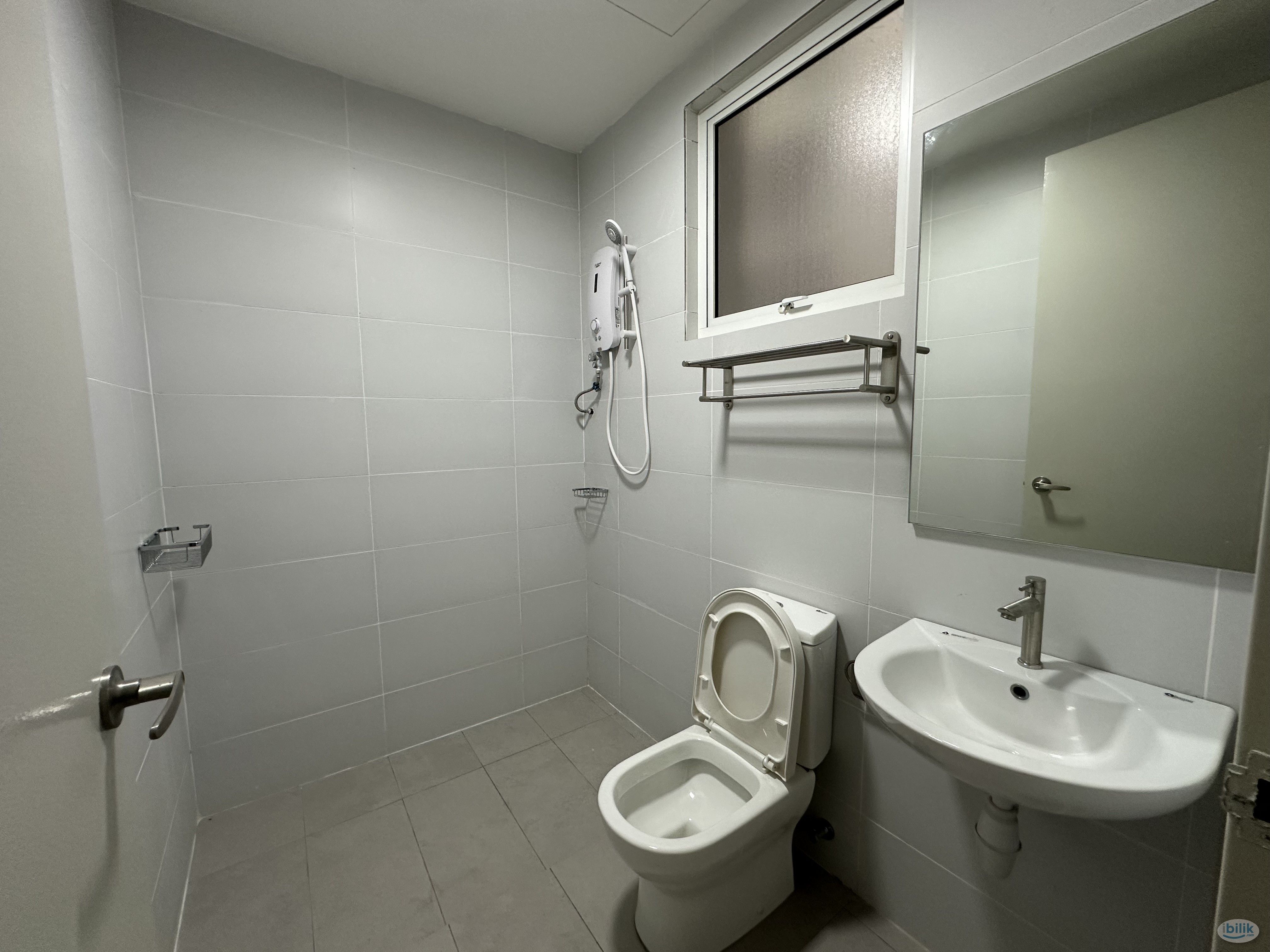 Master Room at Nadayu 801 @ Subang Murni, Shah Alam - Image 5